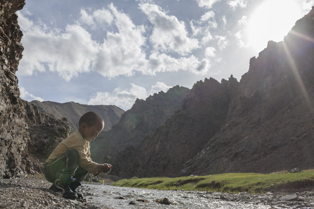 Nomads Nomadic Children Mongolia - copyright 2013 Sven Zellner/Agentur Focus